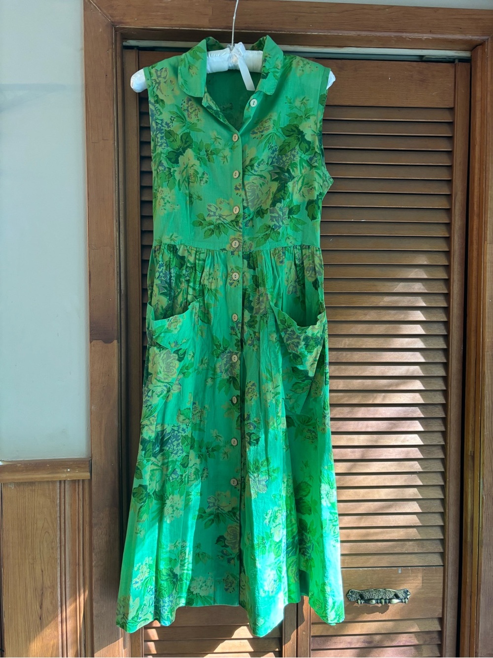 Gorgeous Vintage Green Floral Button-Front Midi Dress